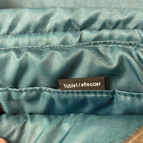 Solo New York Urban Nomad Laptop Messenger in Gray Plaid Shoulder Strap - Picture 5 of 16